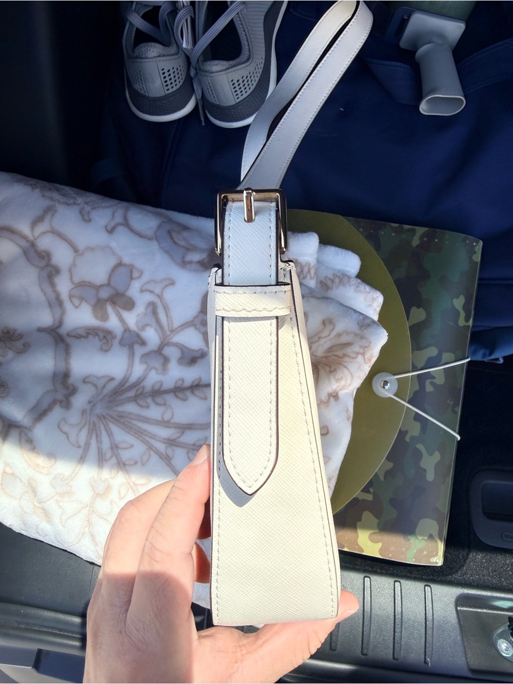 Kate Spade Reegan Small Shoulder Bag - Picture 8 of 10
